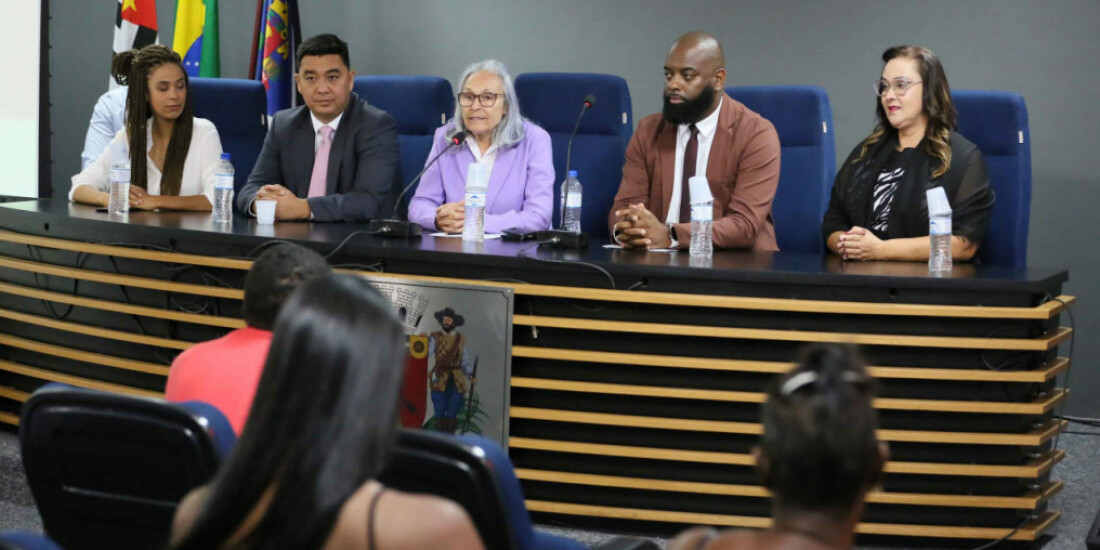 Prêmio Glória Maria é entregue na Câmara