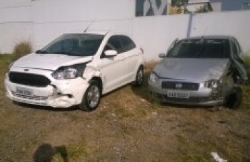 Menor é apreendido com carro roubado