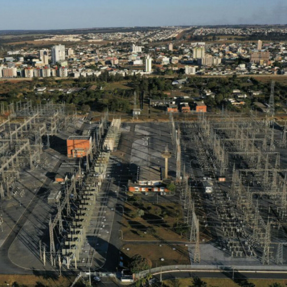 Falha em subestação de Furnas causa apagão em cidades do RJ e de MG
