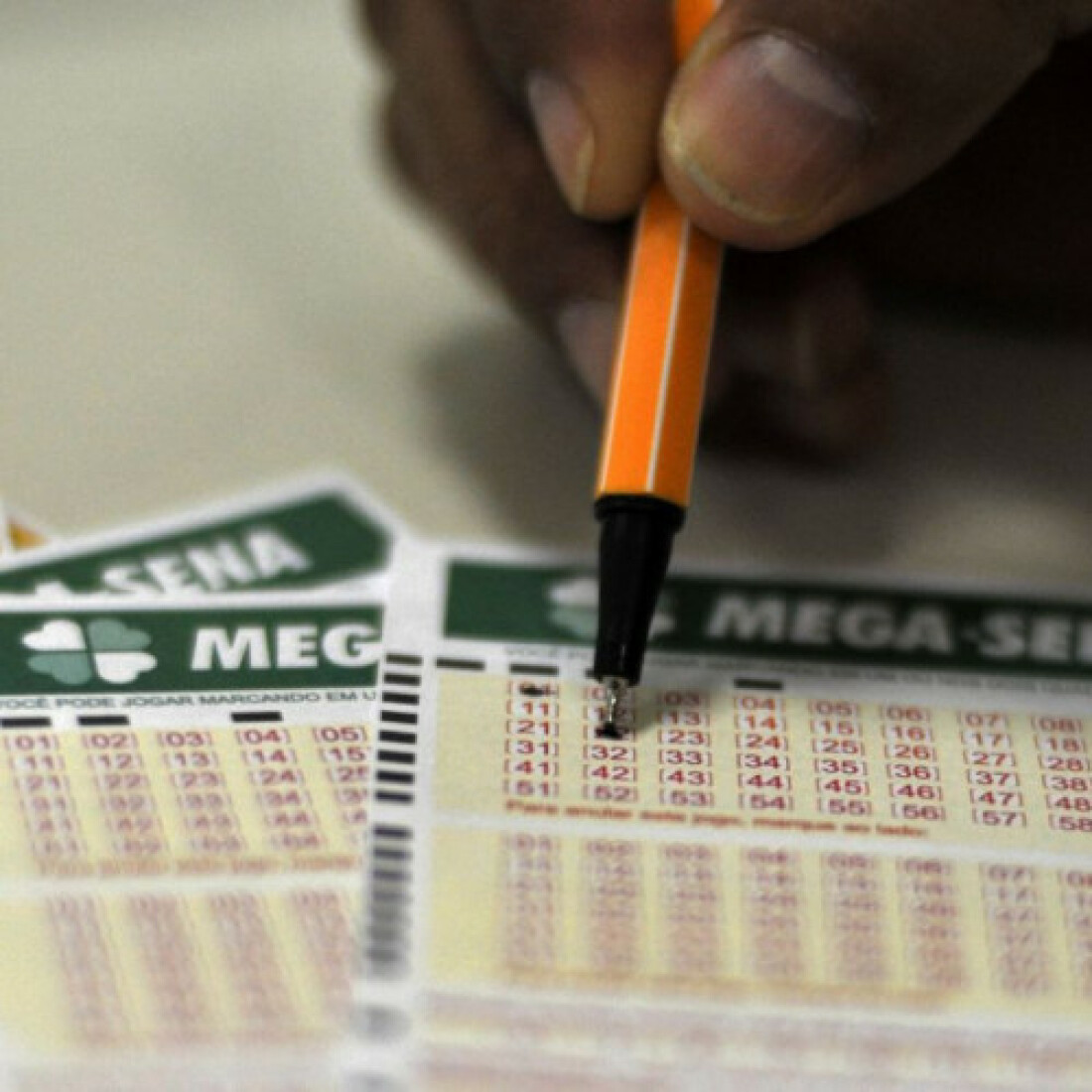 Dois apostadores dividem prêmio da Mega-Sena