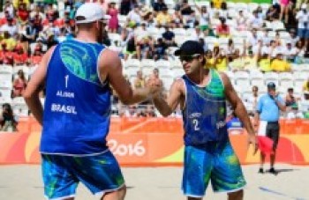 Dupla Alison e Bruno supera os canadenses