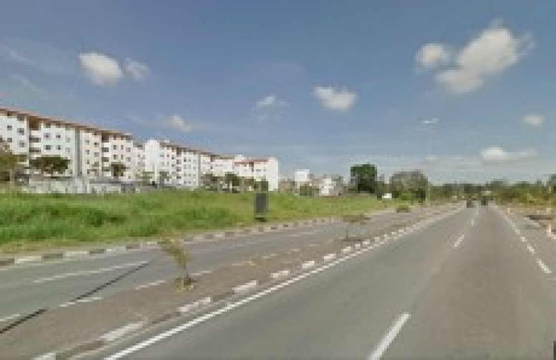 Trio leva veículo na Vila da Prata