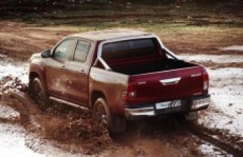 Equipamentos facilitam condução da nova Hilux