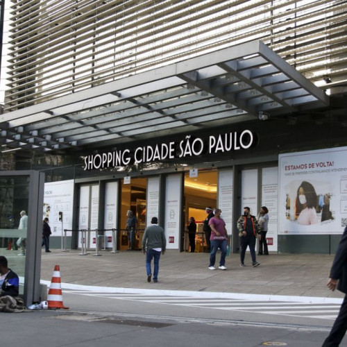 Comércio paulista cria 23,5 mil novos postos de trabalho em julho