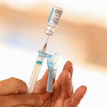 Covid-19: Fiocruz libera mais 700 mil doses da vacina AstraZeneca