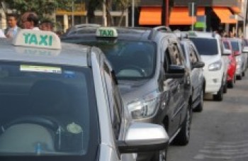 Taxistas questionam dez anos de concessão em proposta