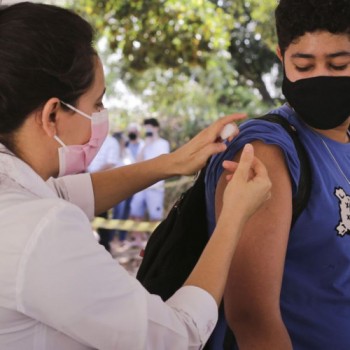 São Paulo vai manter vacinação de adolescente de 12 a 17 anos