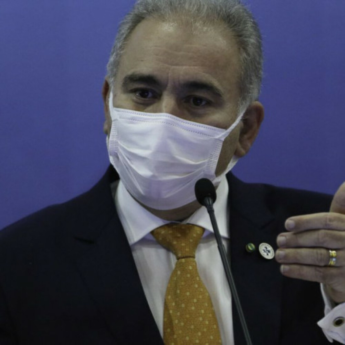 Ministro da Saúde esclarece regras de vacinação para adolescentes