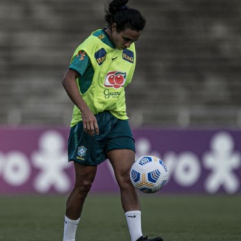 Pia garante Marta no ataque e quer seleção feminina mais imprevisível