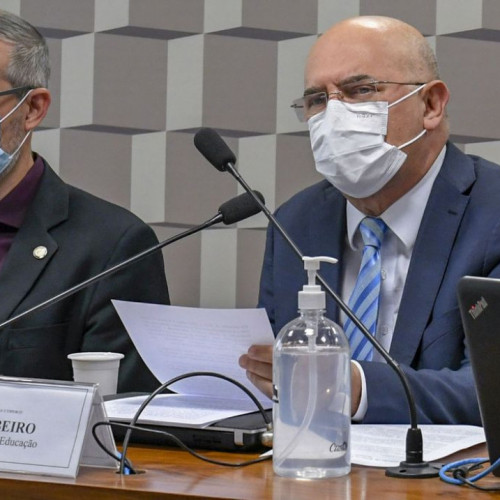MEC estuda criação da primeira universidade federal digital do país