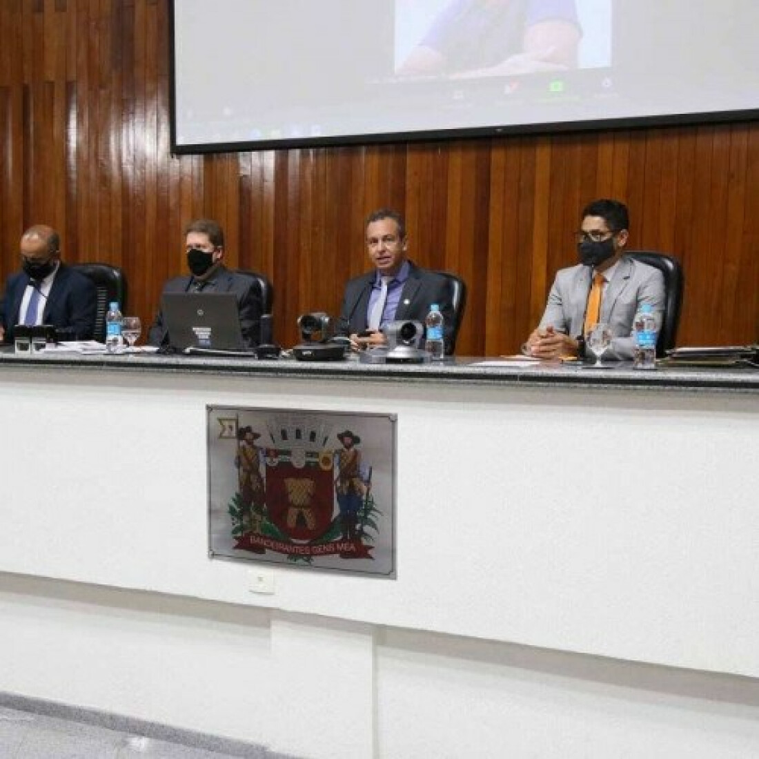 Câmara quer ouvir secretário sobre retorno dos estudantes