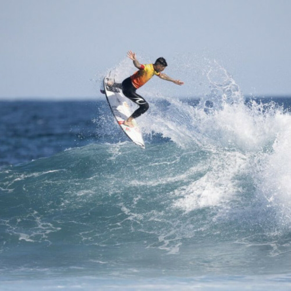 Gabriel Medina conquista título do Circuito Mundial de Surfe