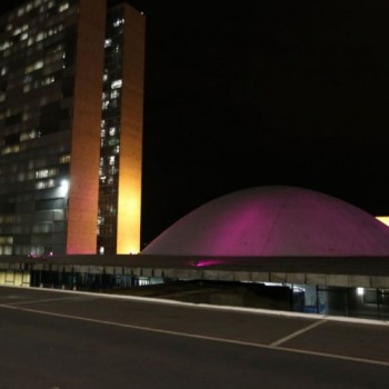 Senado adia votação de PL que dá apoio ao setor cultural