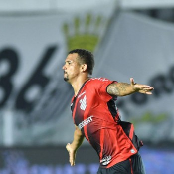 Athletico-PR chega às quartas de final da Copa do Brasil