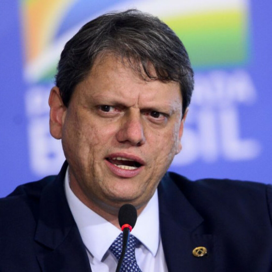 Governo quer que brasileiro voe mais, diz ministro da Infraestrutura