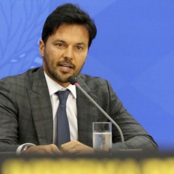 Ministro estima perda de R$ 100 milhões/dia com atraso no leilão do 5G