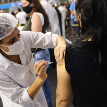 Mais de 69 mil adolescentes e crianças receberam 1ª aplicação
