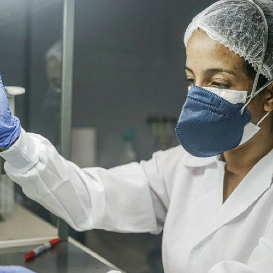 Covid-19: Brasil registra 20,9 milhões de casos e 586,5 mil mortes