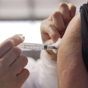 Saúde ultrapassa a marca dos cem mil vacinados