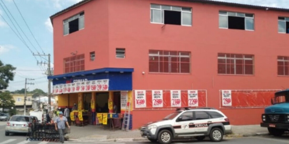 Polícia identifica furto de energia em supermercado