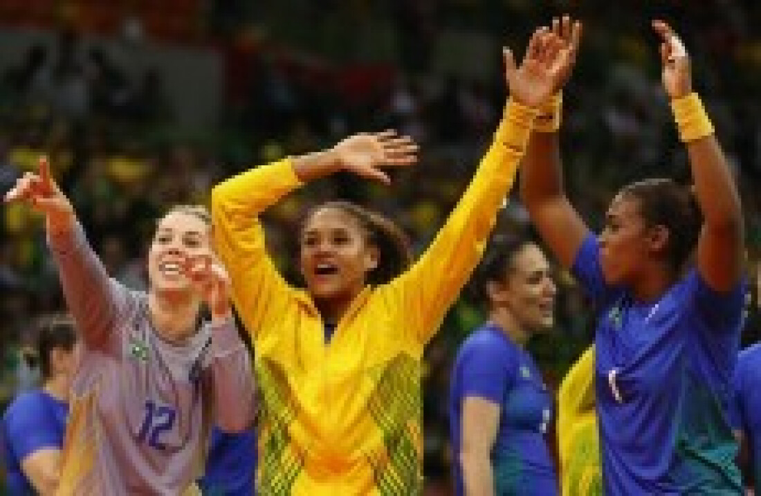 Meninas do handebol avançam às quartas:
