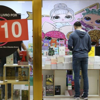 Comércio cresce 1,2% em julho e atinge patamar recorde, diz IBGE