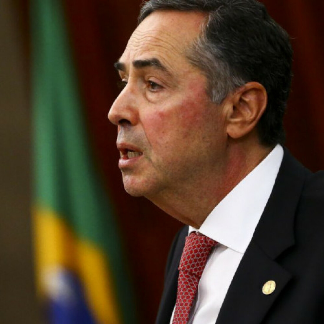 Presidente do TSE defende sistema eleitoral e rebate Bolsonaro