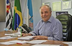 Abel Larini lança candidato 'para continuar no governo'