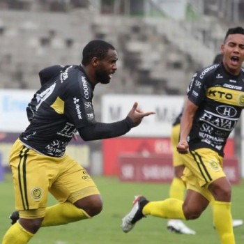 Paranaense: FC Cascavel supera covid-19, bate Athletico e vai à final