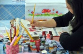 Prefeitura oferece 42 vagas para oficinas de pintura em tecido