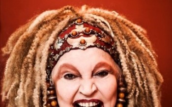 Morre aos 71 anos a atriz Elke Maravilha