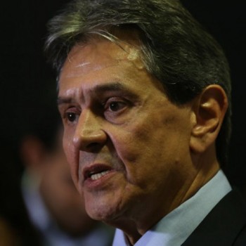 Roberto Jefferson passa a noite em hospital