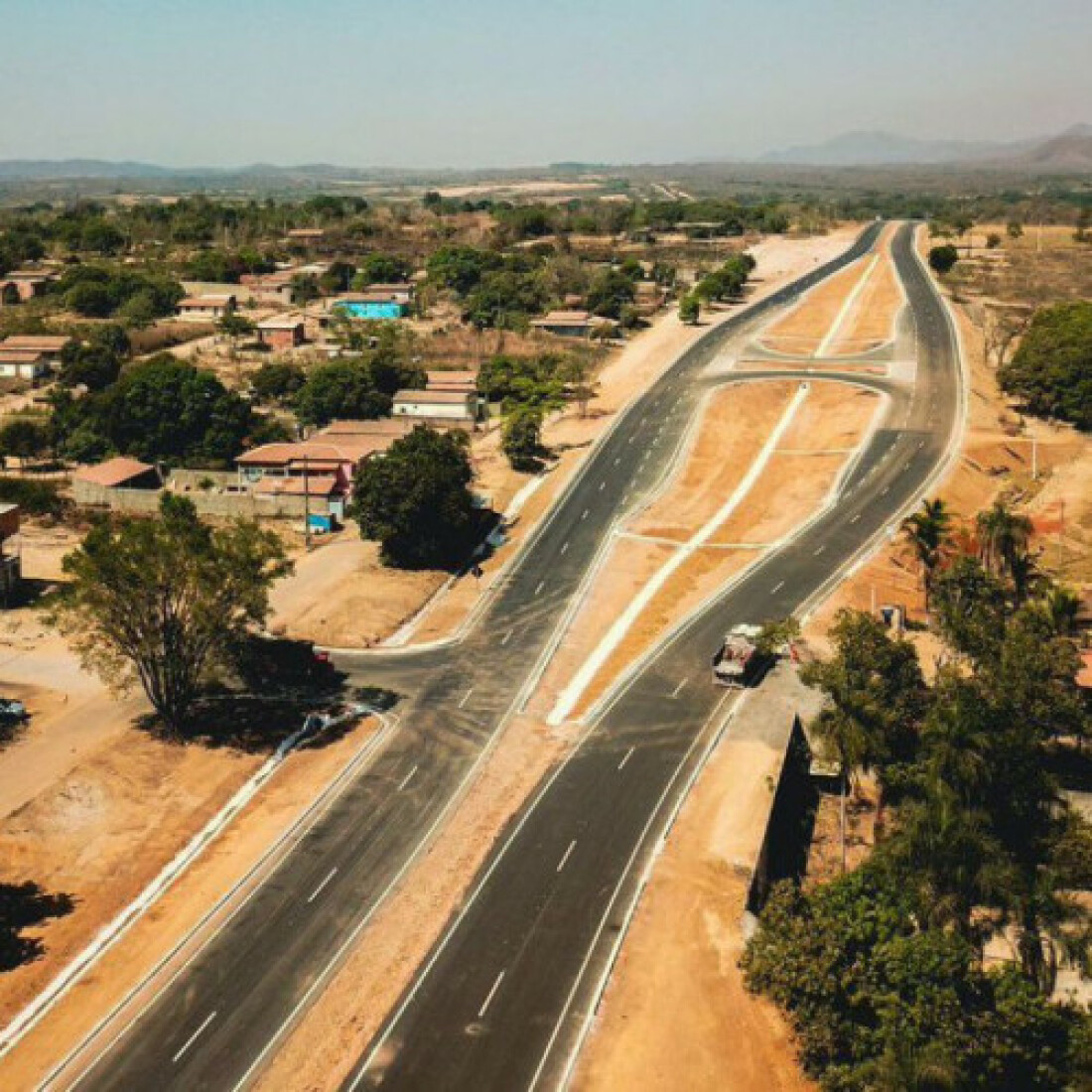 Governo inaugura 96 quilômetros de rodovia pavimentada em Goiás