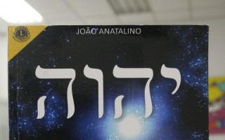 Livro reúne mensagens bíblicas em forma de sonetos