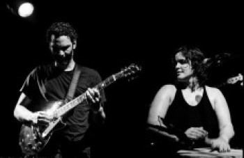 Alessandra Leão e Caçapa fazem show no Casarão da Mariquinha