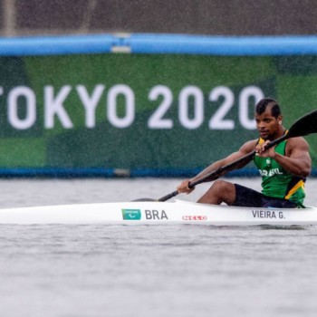 Giovane de Paula conquista prata na canoagem em Tóquio