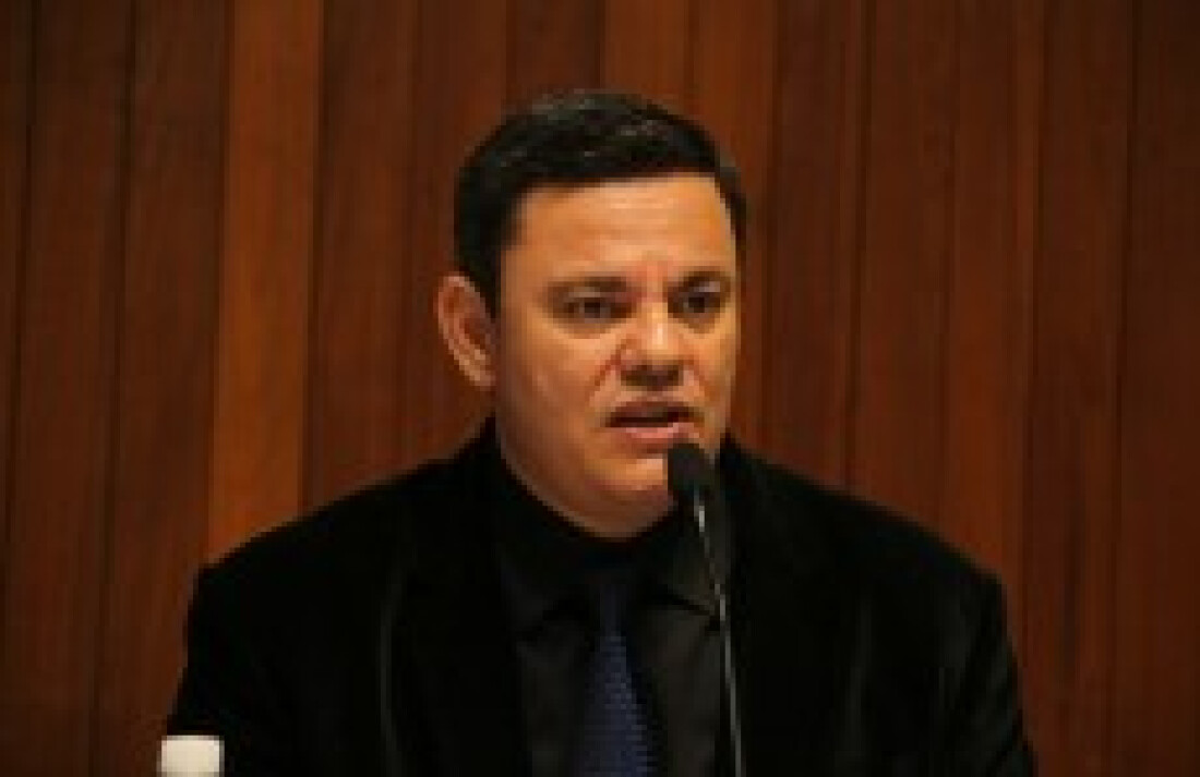 Araújo propõe mudar decreto para o faturamento de esgoto