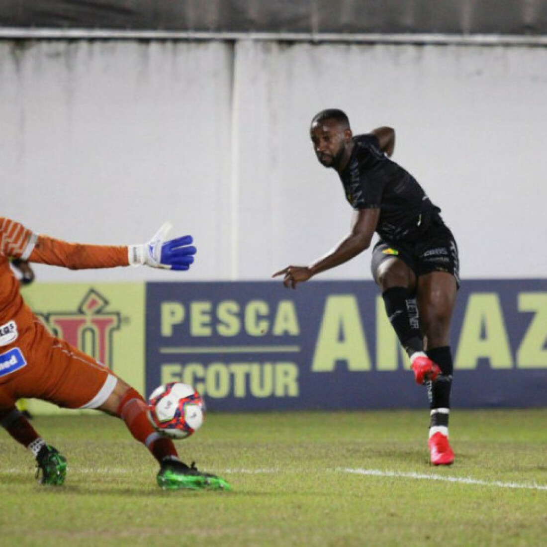 Série B: Brusque e Avaí ficam no 0 a 0
