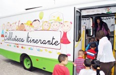 Biblioteca itinerante atende 2,5 mil