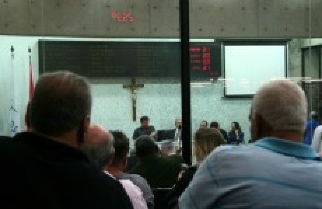 Câmara apresenta nova emenda e adia votação do projeto de Lei