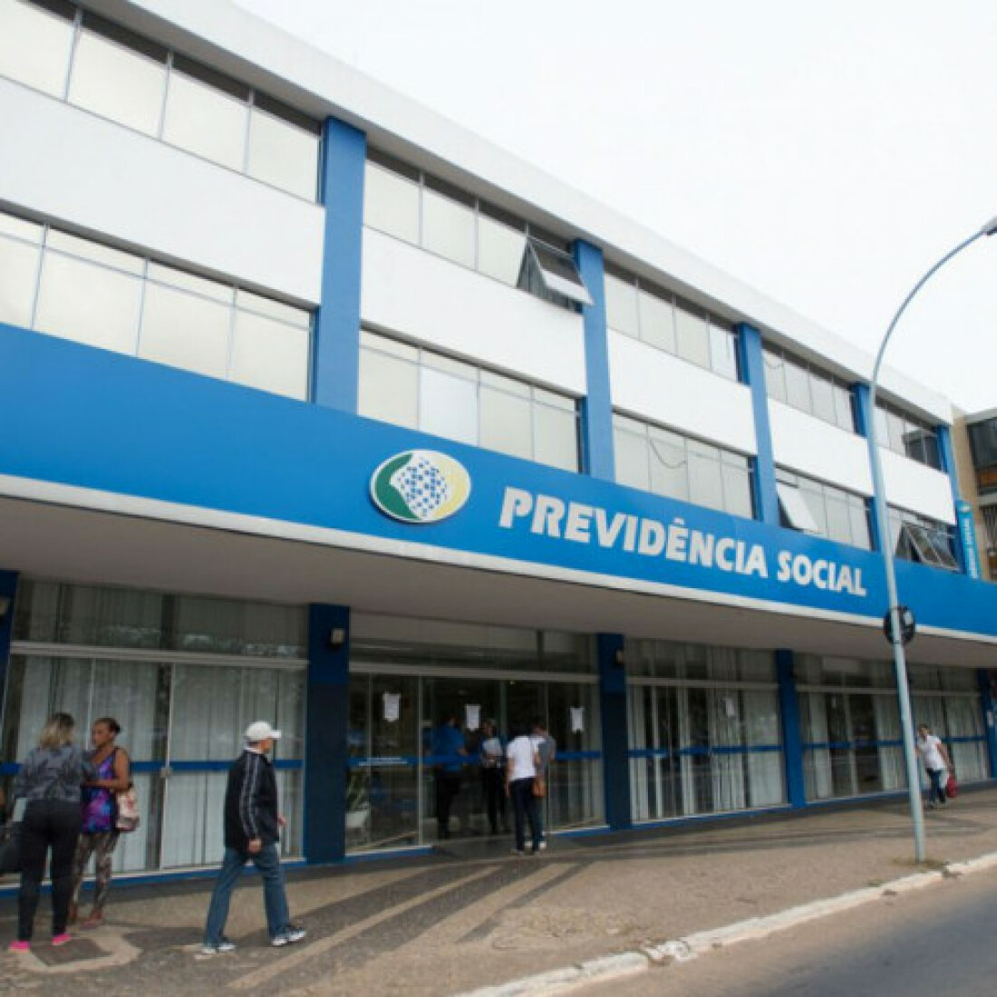 Publicada lei que prevê meios alternativos para prova de vida no INSS