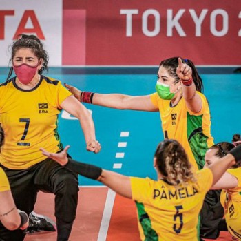 Vôlei sentado brasileiro feminino perde para os EUA e disputa o bronze