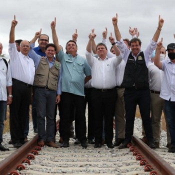 Presidente participa da assinatura de concessão da ferrovia na Bahia