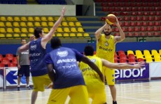 Mogi/Helbor 100% vai encarar o vice-líder Paulistano no Mogilar