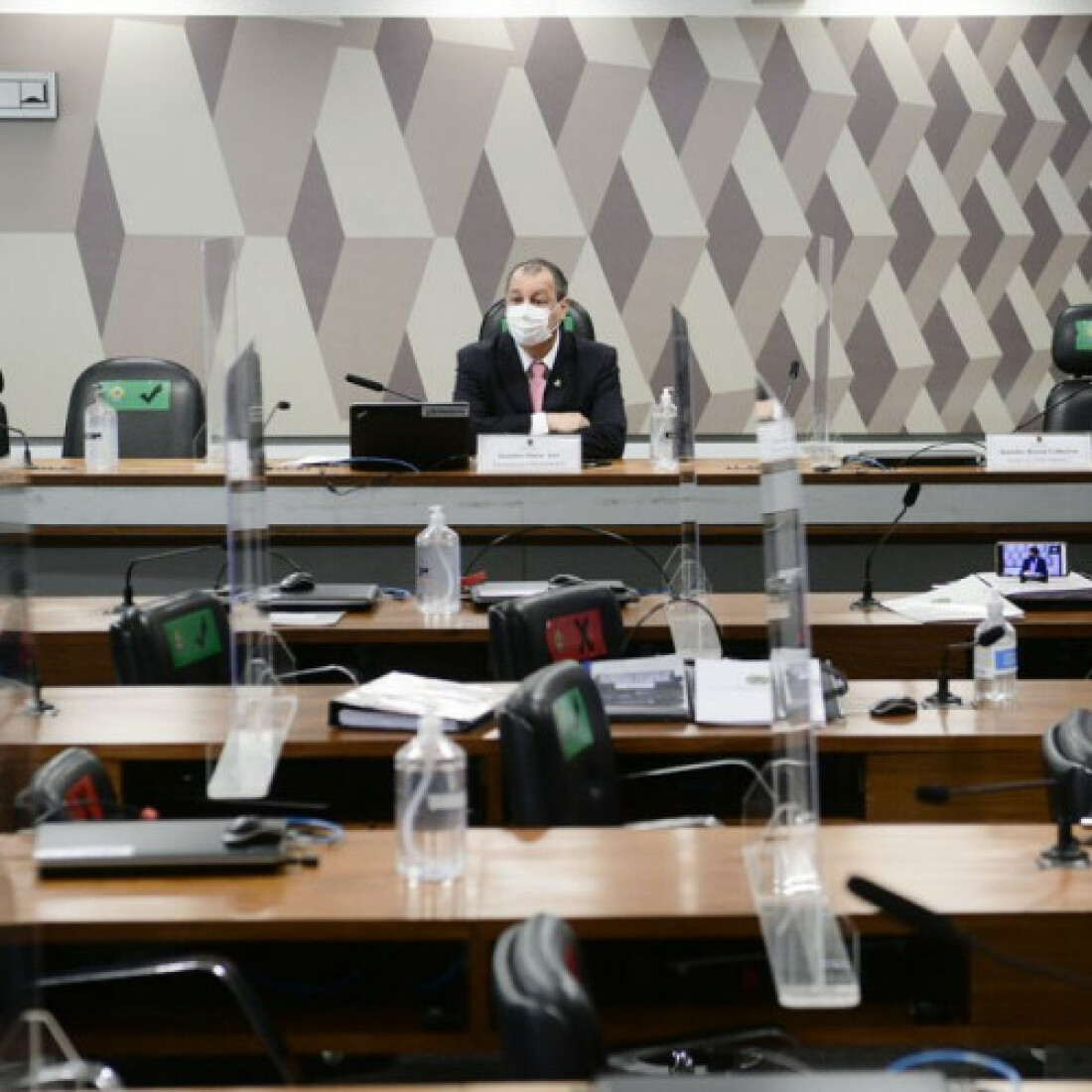 CPI reage à ausência de advogado e pede retenção de passaporte
