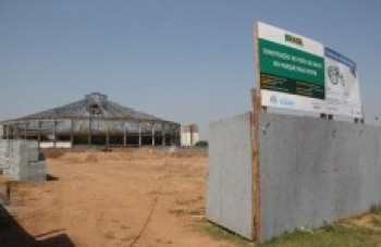Rampas da nova pista de skate ganham forma