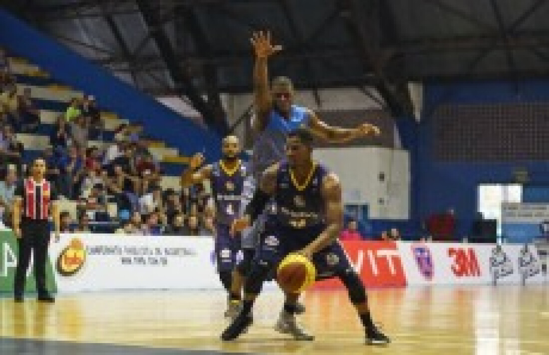 Mogi/Helbor vira e derrota Rio Claro no último minuto