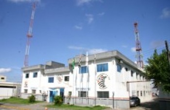 Policial é detido com farta munição