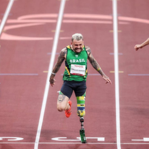Por um centésimo a mais, Vinícius Rodrigues é prata nos 100m em Tóquio