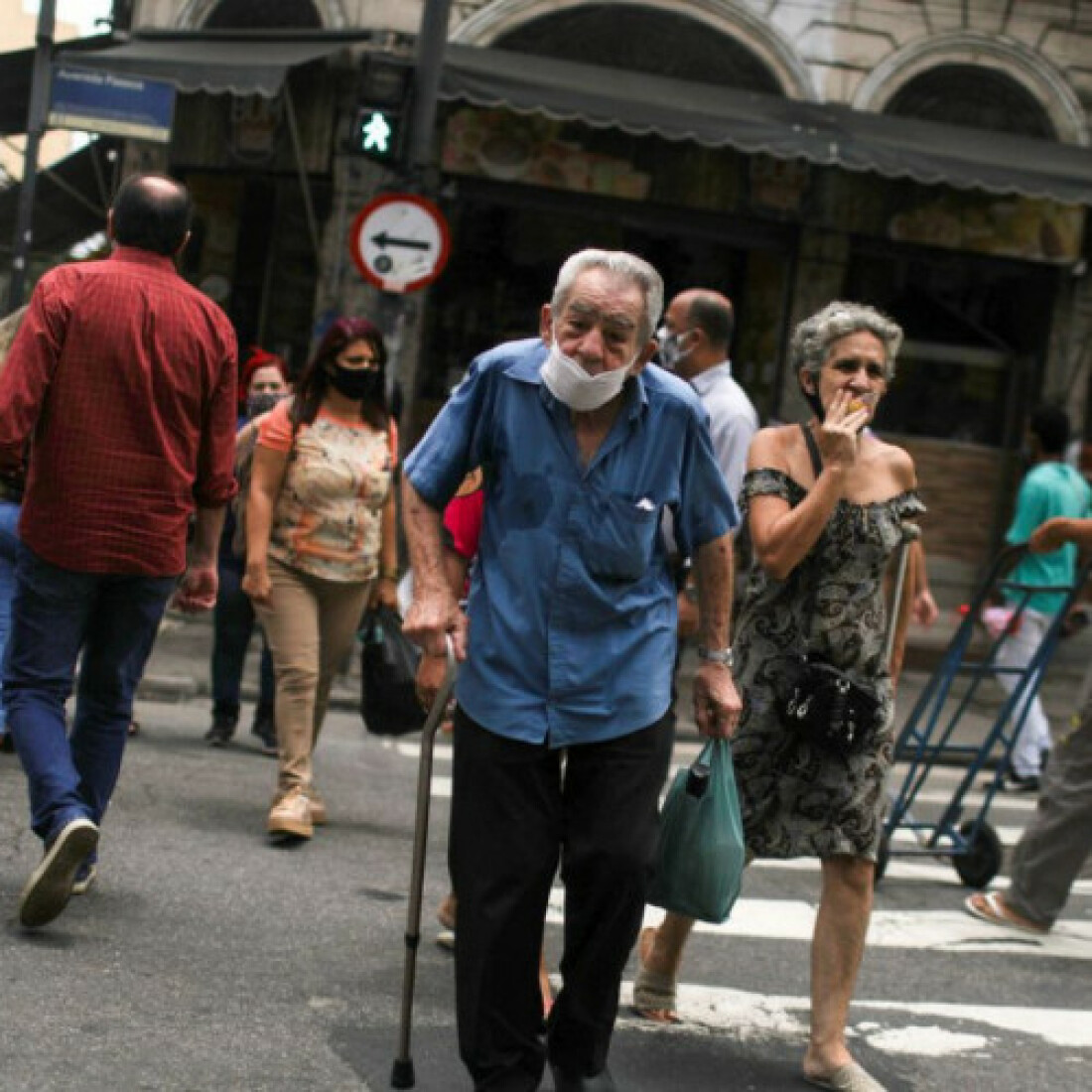 Covid-19: Brasil teve 24,7 mil novos casos e 684 mortes